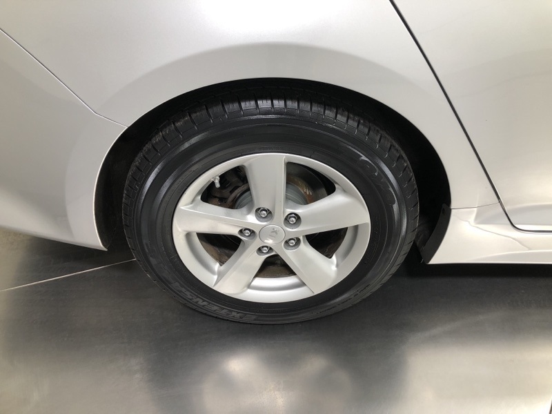 Vehicle image 9 of 32
