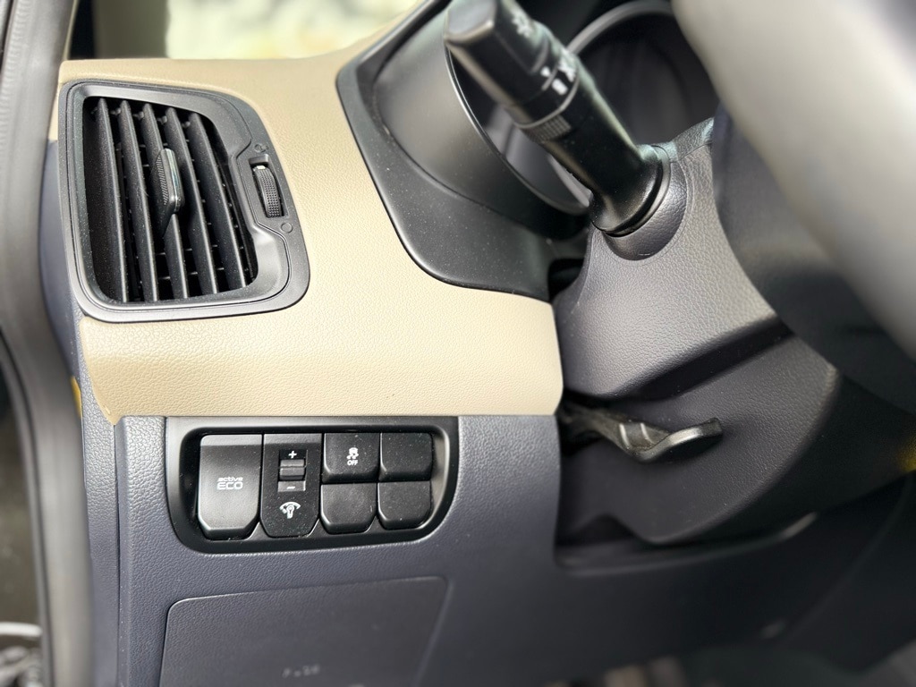 Vehicle image 19 of 39