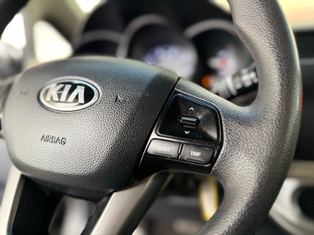 Vehicle image 21 of 39