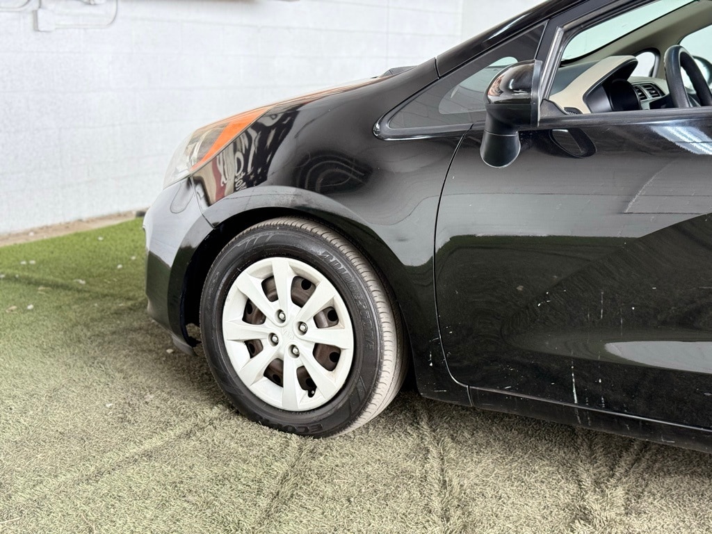 Vehicle image 14 of 39