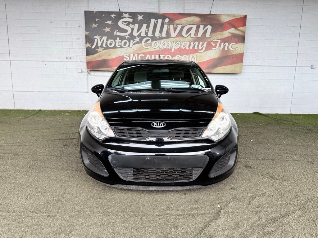 Vehicle image 4 of 39