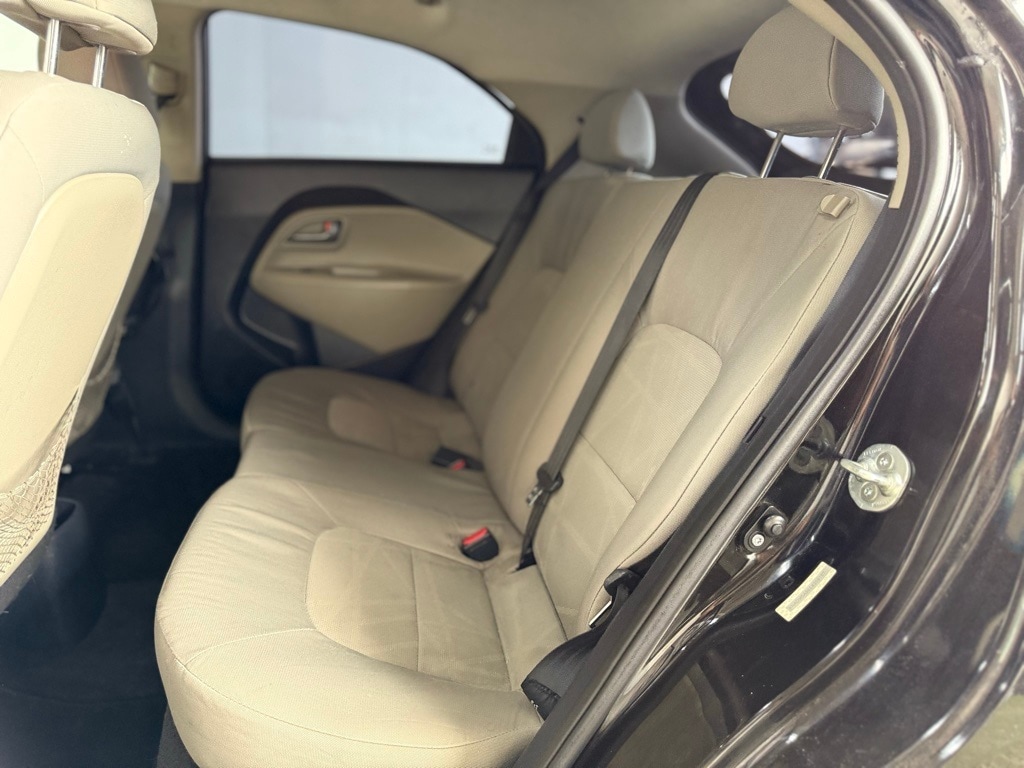Vehicle image 32 of 39