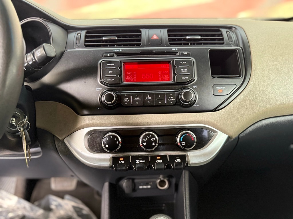 Vehicle image 24 of 39