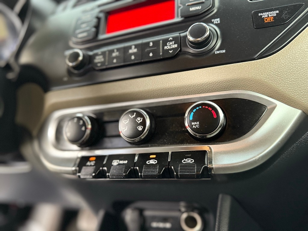 Vehicle image 26 of 39