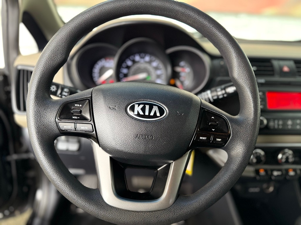 Vehicle image 22 of 39