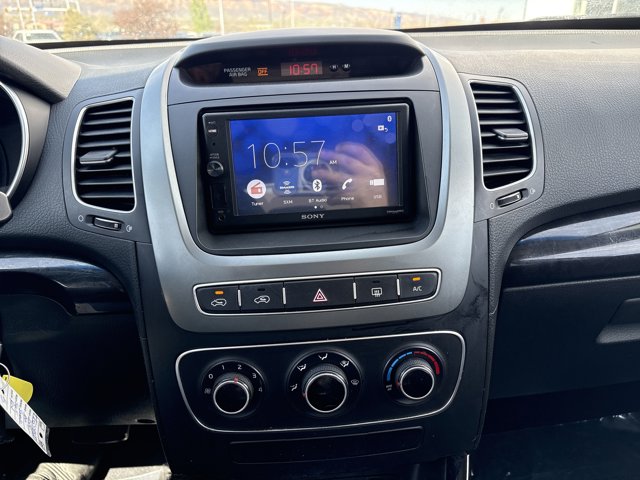 Vehicle image 25 of 27