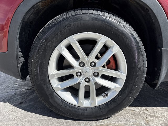 Vehicle image 9 of 27