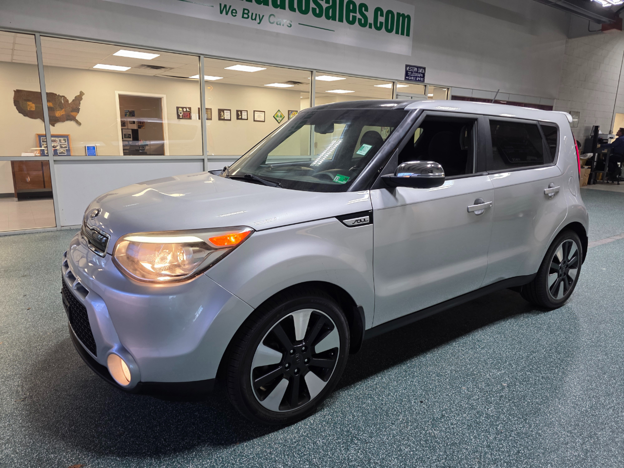 2014 Kia Soul ! Image 1 of 39