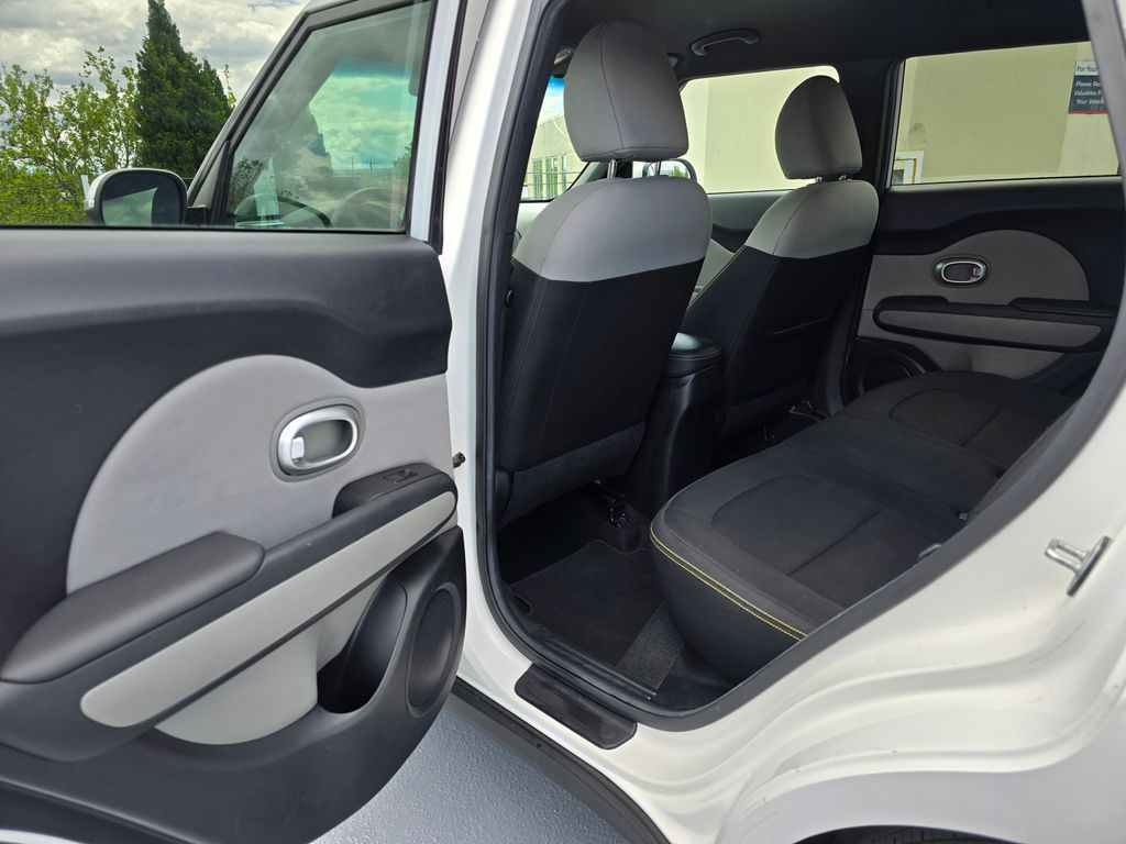 Vehicle image 20 of 31