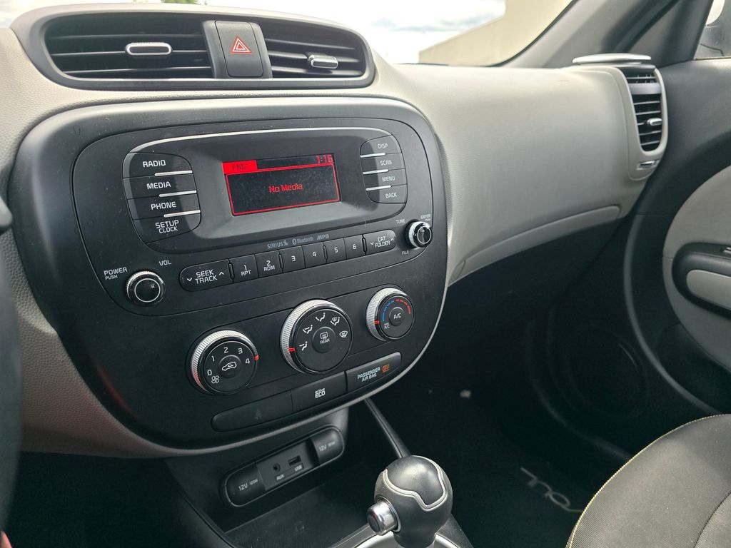 Vehicle image 29 of 31