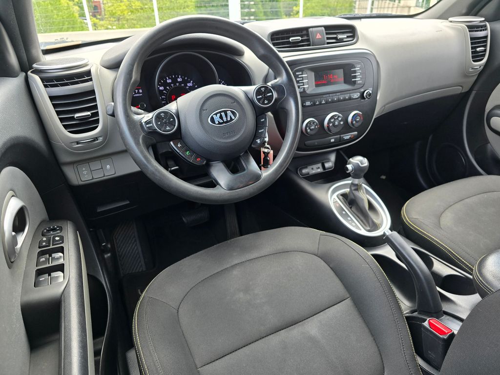 Vehicle image 23 of 31