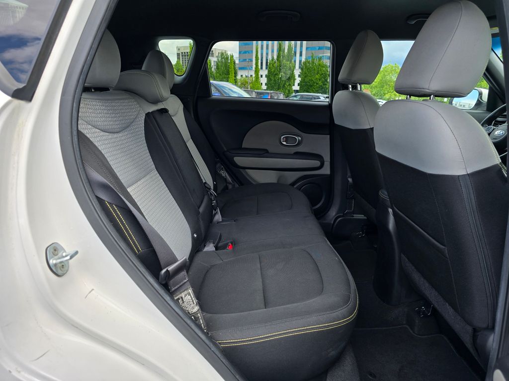 Vehicle image 16 of 31