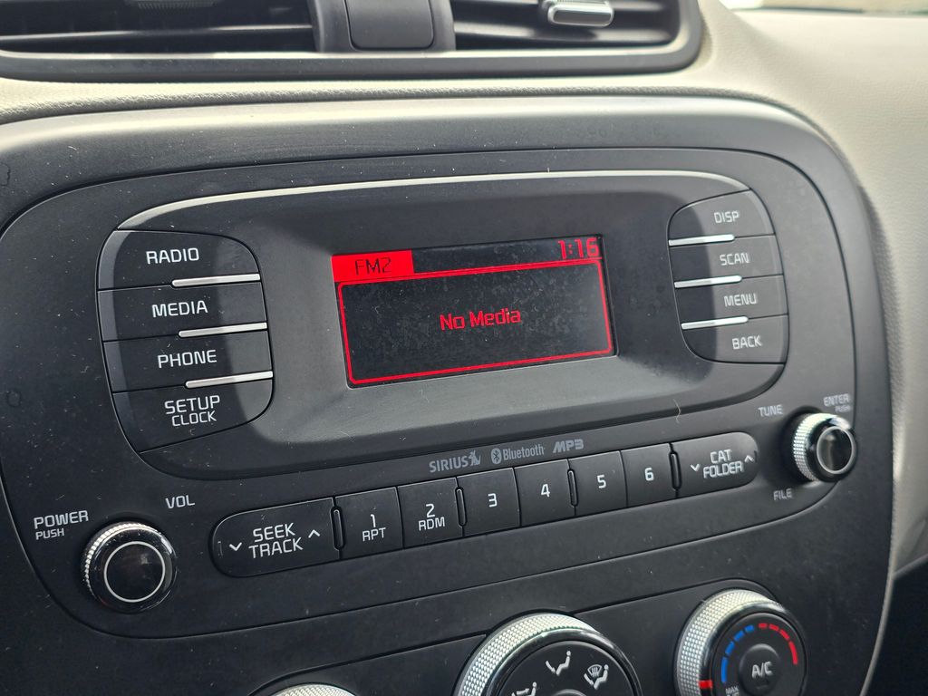 Vehicle image 28 of 31