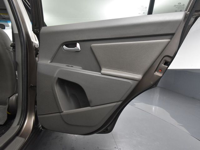 Vehicle image 43 of 51