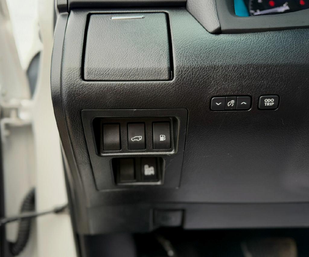 Vehicle image 8 of 16