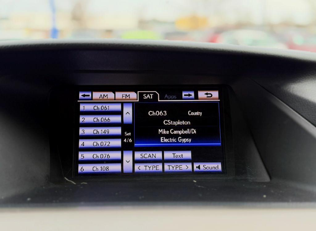 Vehicle image 11 of 16
