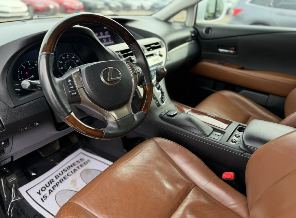 Vehicle image 6 of 16