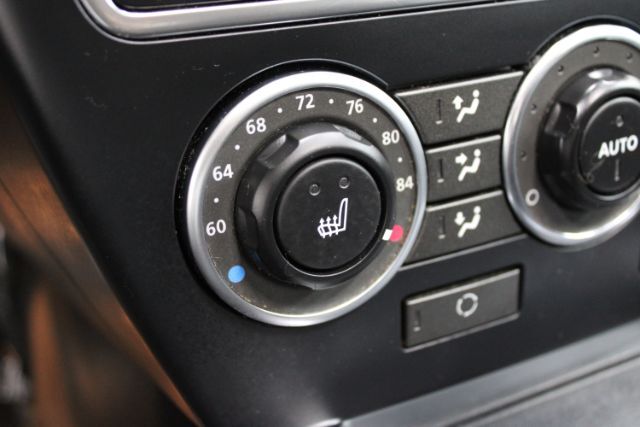 Vehicle image 19 of 28