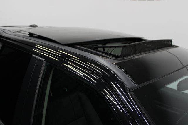 Vehicle image 24 of 28