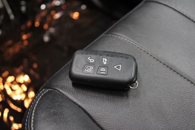 Vehicle image 23 of 28