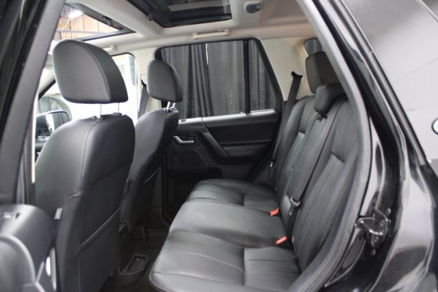 Vehicle image 12 of 28