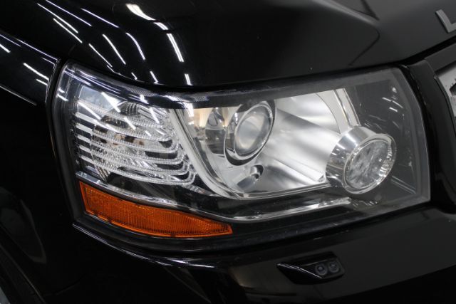 Vehicle image 22 of 28