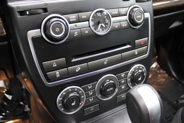 Vehicle image 26 of 28