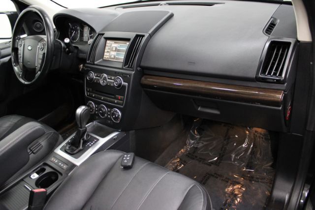 Vehicle image 13 of 28