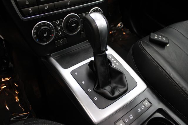 Vehicle image 18 of 28