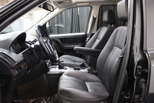 Vehicle image 10 of 28