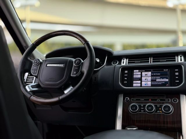 Vehicle image 18 of 42