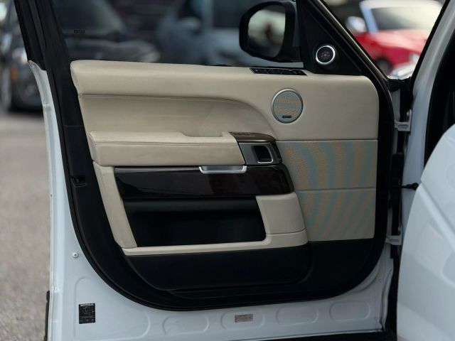 Vehicle image 16 of 32