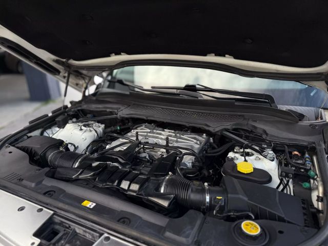 Vehicle image 10 of 32