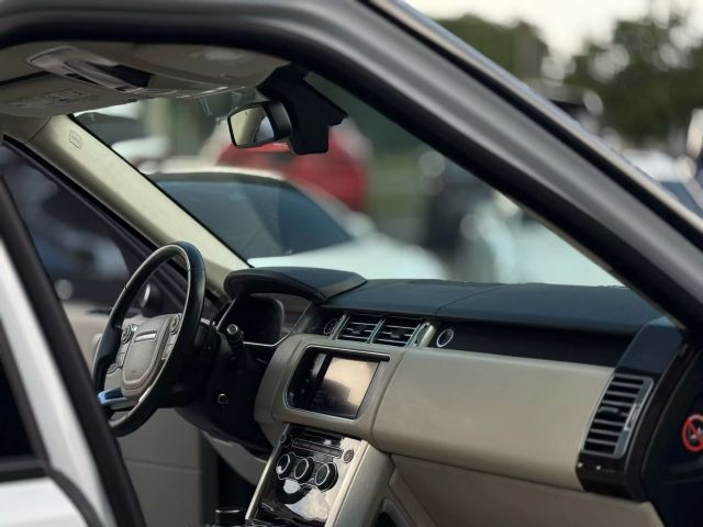 Vehicle image 20 of 32