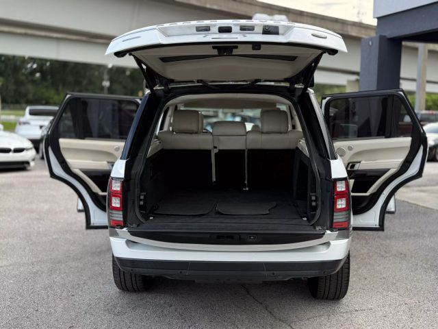 Vehicle image 29 of 32
