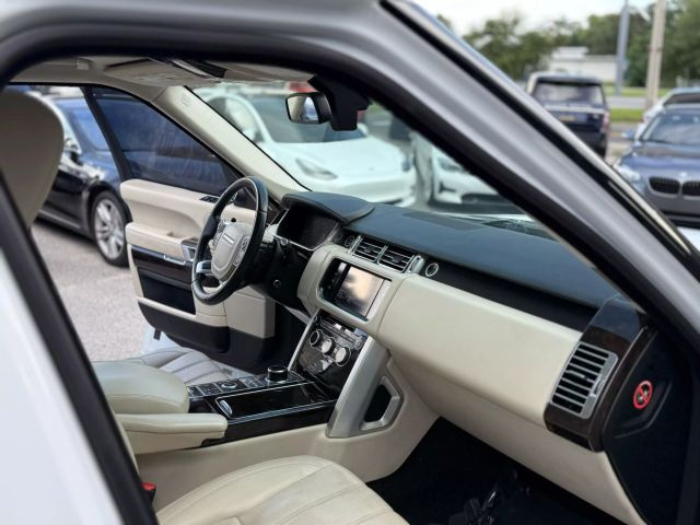 Vehicle image 31 of 32