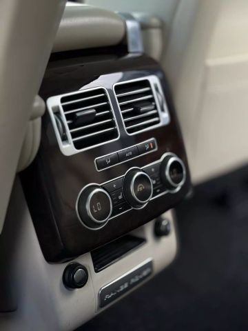Vehicle image 24 of 32