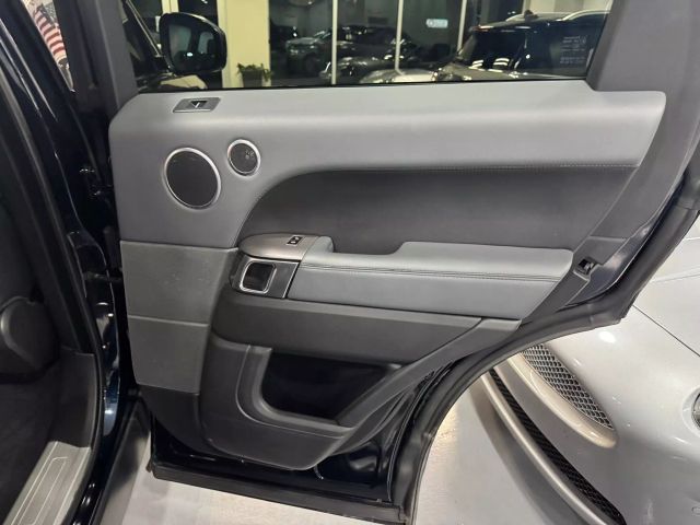 Vehicle image 22 of 28