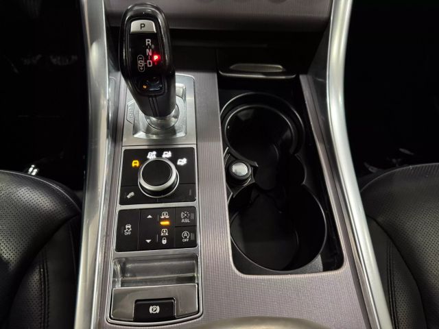 Vehicle image 15 of 28