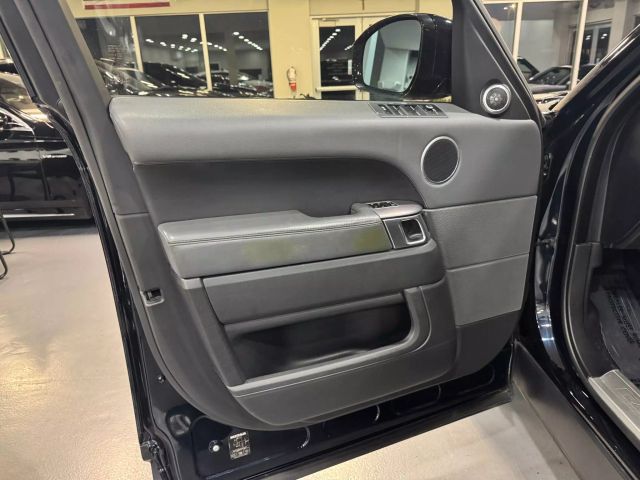 Vehicle image 24 of 28