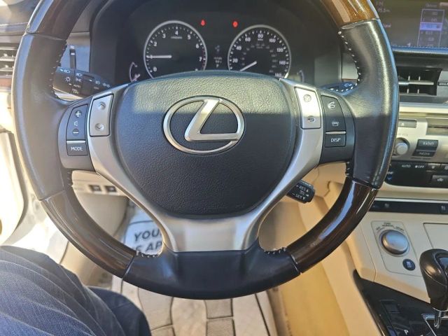 2014 Lexus ES 350 Image 18 of 21