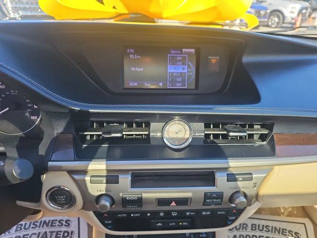 2014 Lexus ES 350 Image 8 of 21