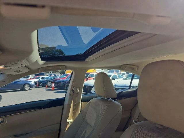 2014 Lexus ES 350 Image 13 of 21