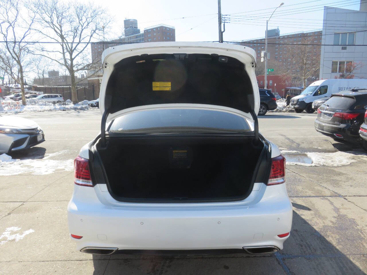 2014 Lexus LS 460 Image 13 of 41