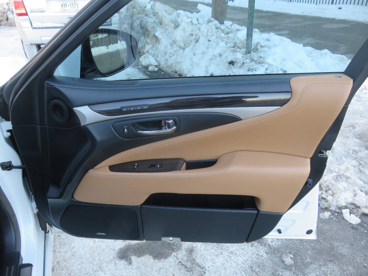 2014 Lexus LS 460 Image 41 of 41