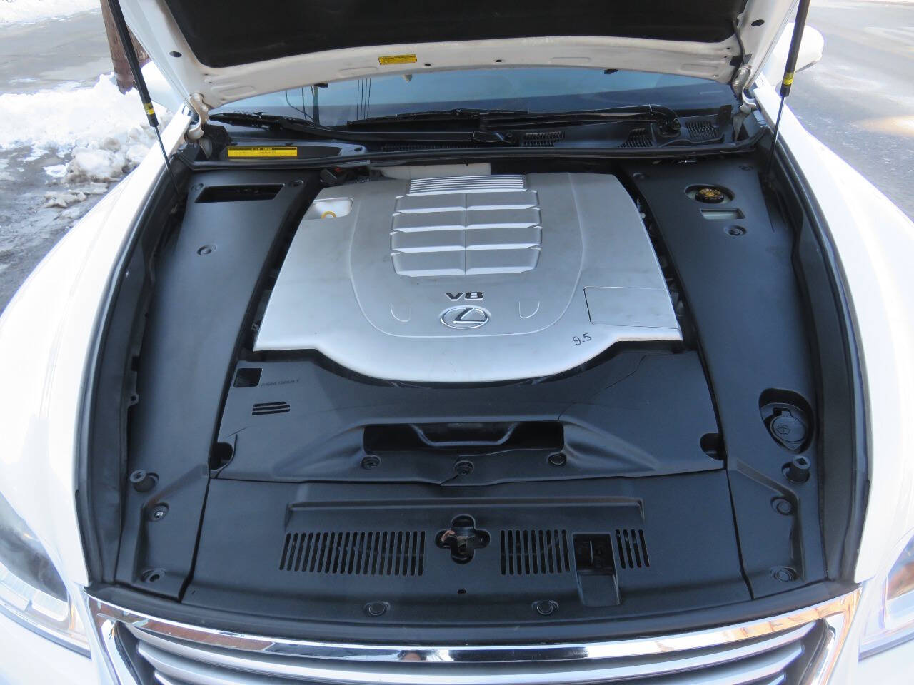 2014 Lexus LS 460 Image 14 of 41