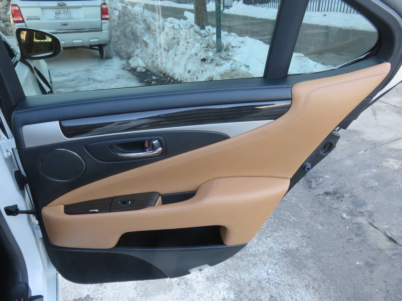 2014 Lexus LS 460 Image 40 of 41