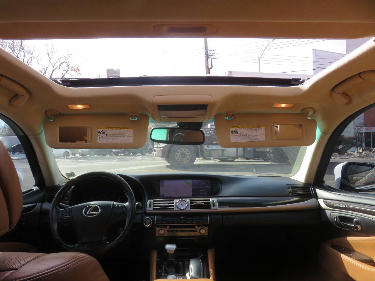 2014 Lexus LS 460 Image 21 of 41