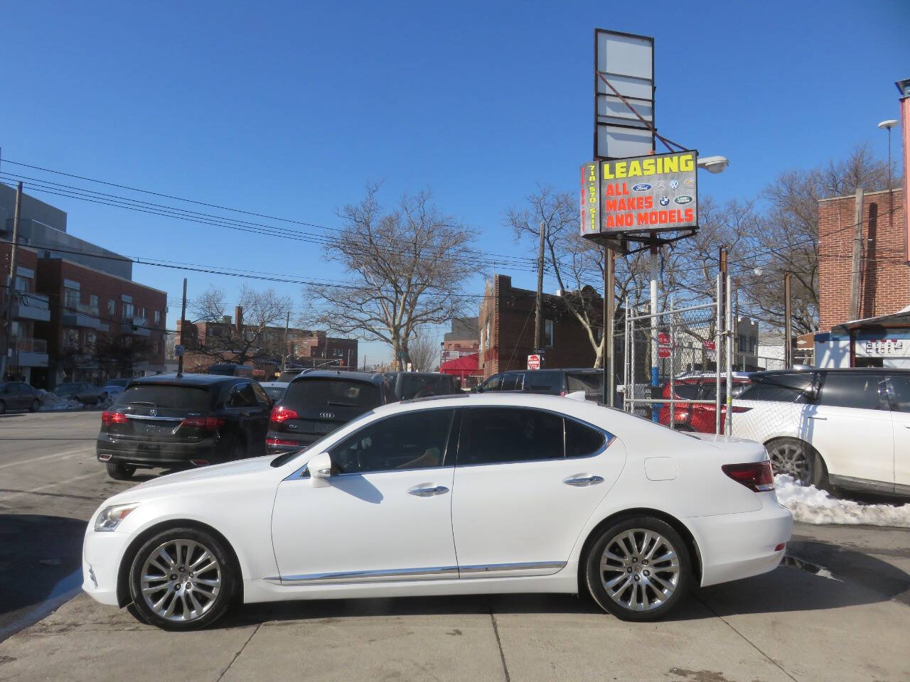 2014 Lexus LS 460 Image 5 of 41