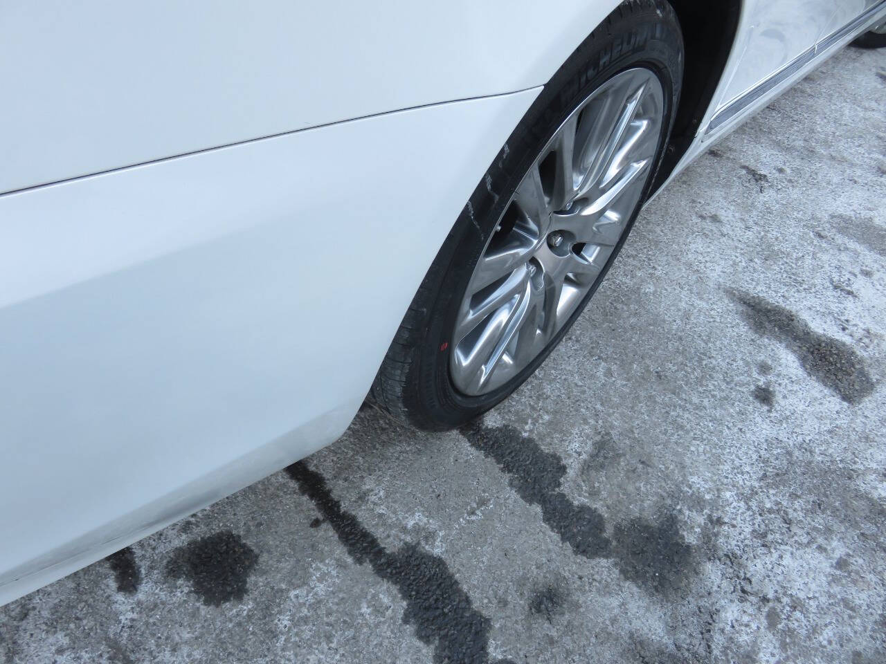 2014 Lexus LS 460 Image 10 of 41